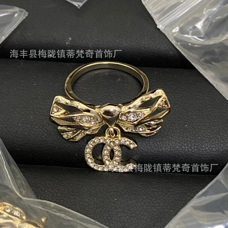 Chanel 25c small fragrant style new rhombus love double C ring with bow, versatile fashion retro high-end fragrant grandma ring