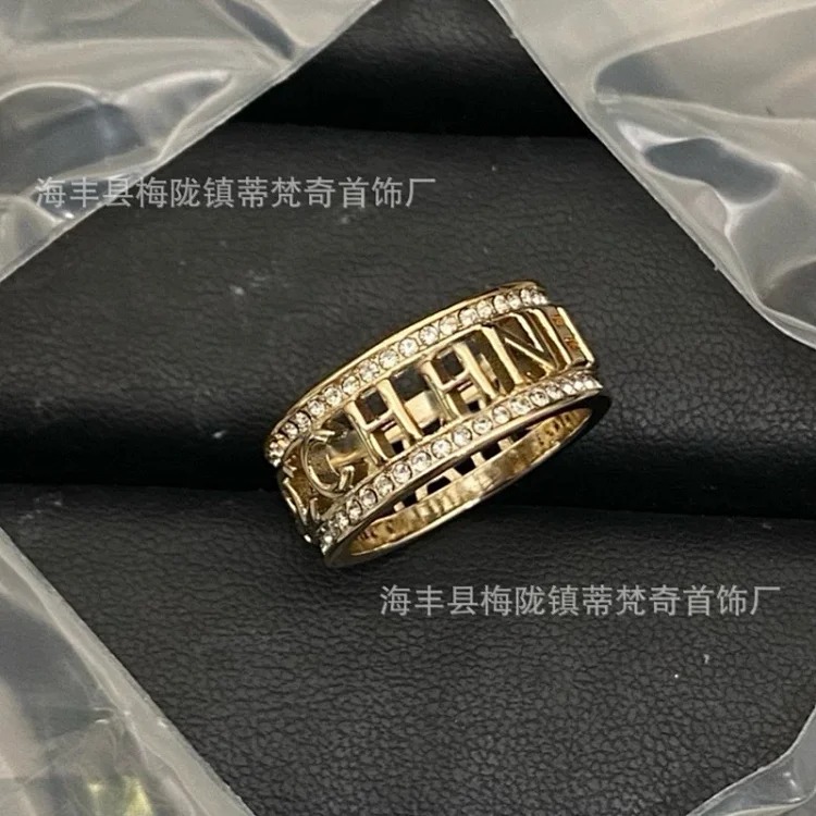 Chanel 25c small fragrant style new rhombus love double C ring with bow, versatile fashion retro high-end fragrant grandma ring