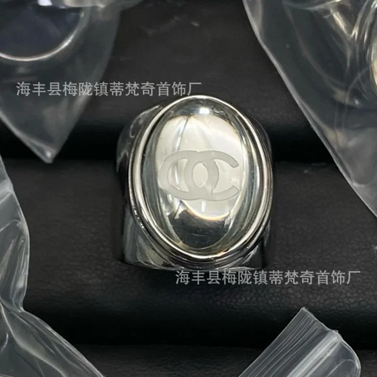 Chanel 25c small fragrant style new rhombus love double C ring with bow, versatile fashion retro high-end fragrant grandma ring