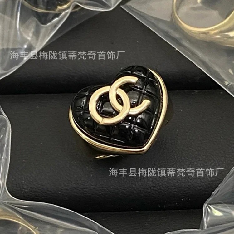 Chanel 25c small fragrant style new rhombus love double C ring with bow, versatile fashion retro high-end fragrant grandma ring