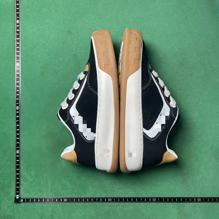 Round toe lace-up sports and casual low-top sneakers BD2