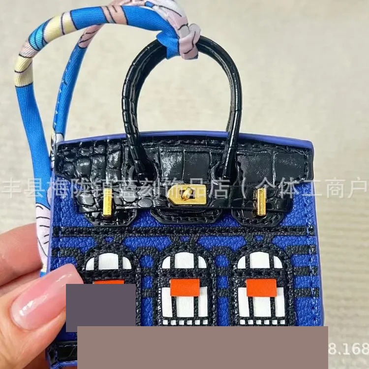 Aijia Fashion Contrast Color Leather Mini Platinum Window Small House Pendant Headphones Lipstick Car Key Bag Pendant