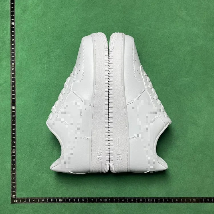 S Pure white Pure black No built-in air cushion Material Leather Not as good as the DC version
