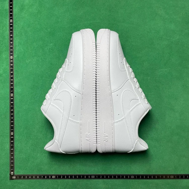 S Pure white Pure black No built-in air cushion Material Leather Not as good as the DC version(pic2) S Pure white Pure black No built-in air cushion Material Leather Not as good as the DC version