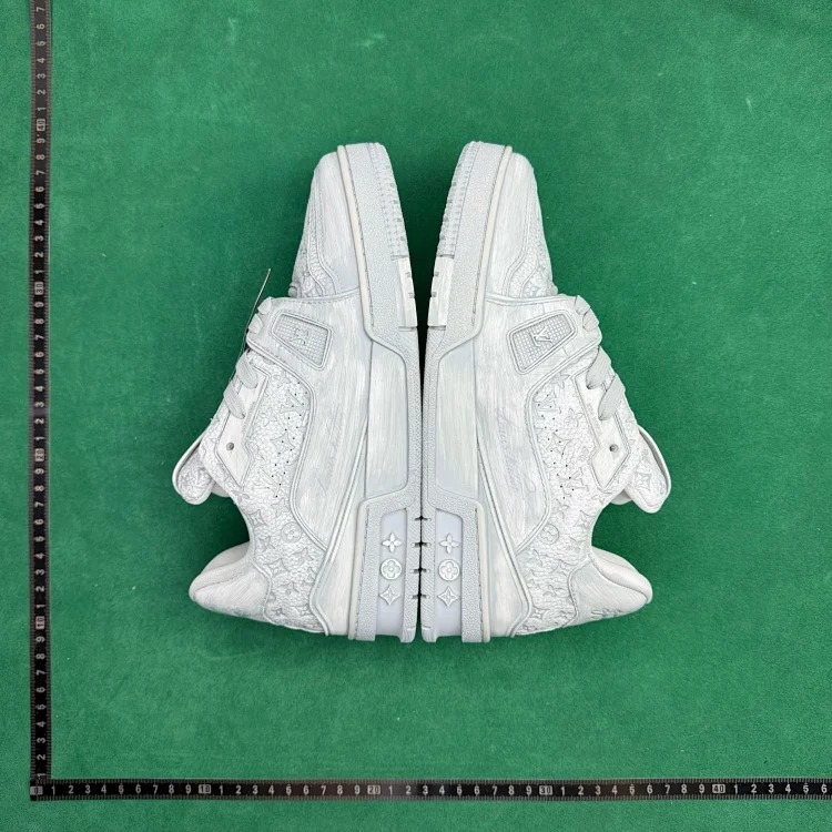 (Customized models are shipped in 3-7 days) TT 3 cow leather letter embossed low-top sneakers(pic2) (Customized models are shipped in 3-7 days) TT 3 cow leather letter embossed low-top sneakers