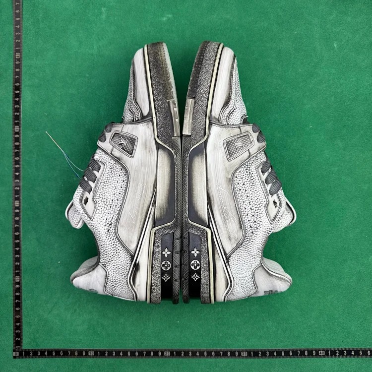 (Customized models are shipped in 3-7 days) TT 3 cow leather letter embossed low-top sneakers(pic4) (Customized models are shipped in 3-7 days) TT 3 cow leather letter embossed low-top sneakers