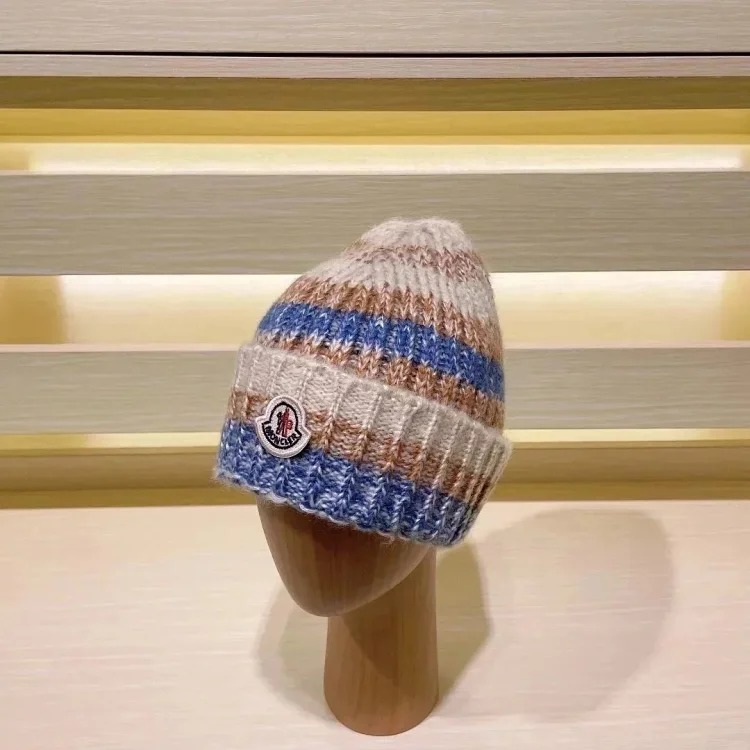 M hat (W2C-0070)