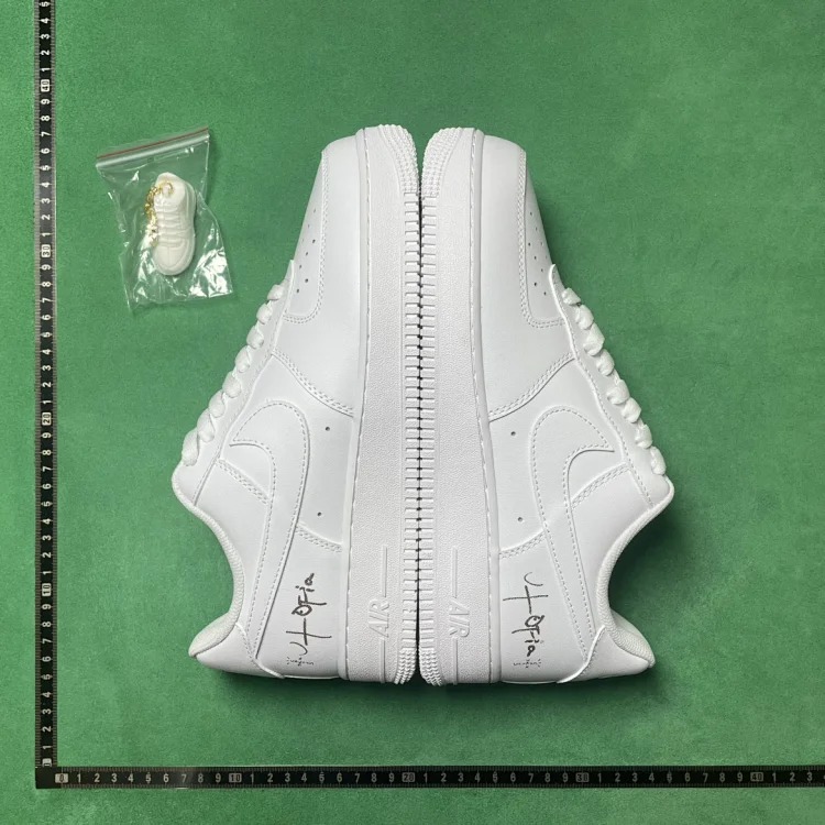 D0C printed low-top sneakers