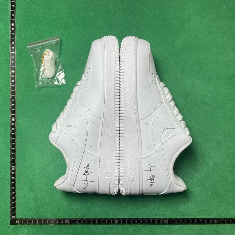 D0C printed low-top sneakers