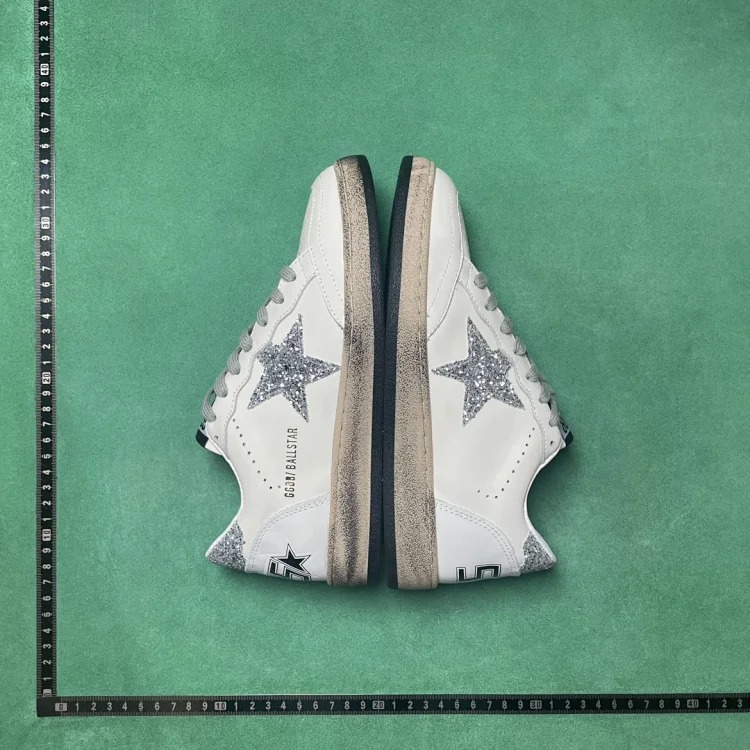 TD 0 lace-up distressed sneakers