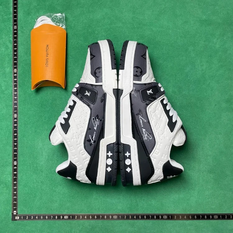 B3D lace-up flat low-top sneakers image 5