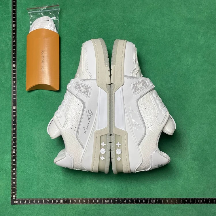 B3D lace-up flat low-top sneakers image 6