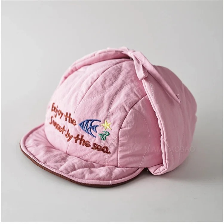 Contrast letter embroidered quilted lace-up pilot hat for women, cute, sweet and versatile travel windproof and warm ear protection hat