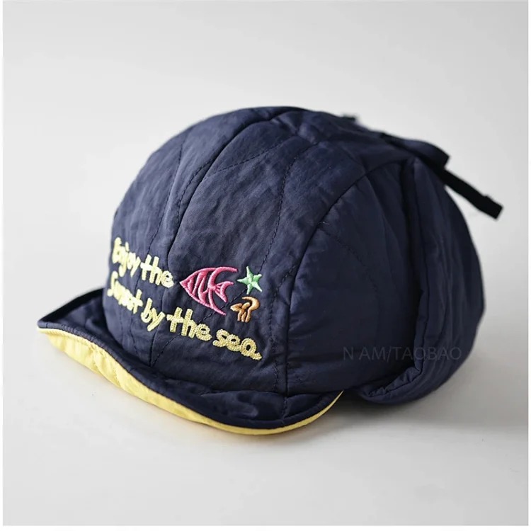 Contrast letter embroidered quilted lace-up pilot hat for women, cute, sweet and versatile travel windproof and warm ear protection hat
