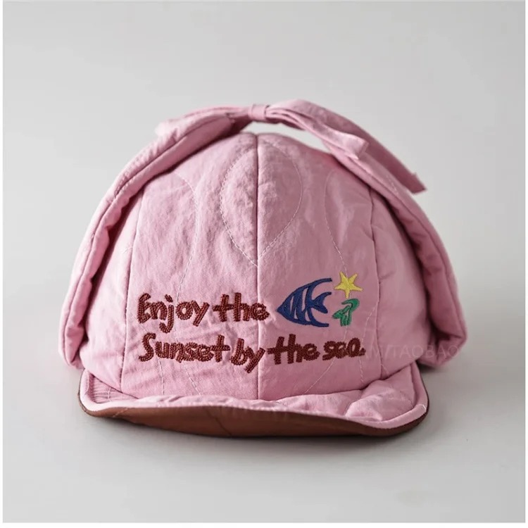 Contrast letter embroidered quilted lace-up pilot hat for women, cute, sweet and versatile travel windproof and warm ear protection hat
