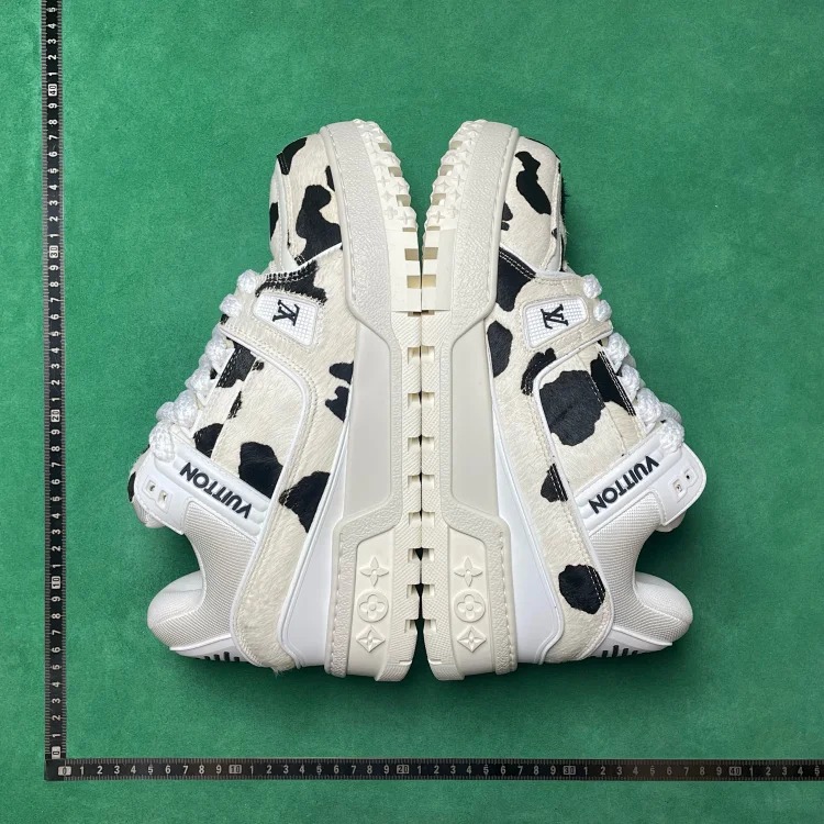 BD 2 embossed print wear-resistant low-cut sneakers image 4