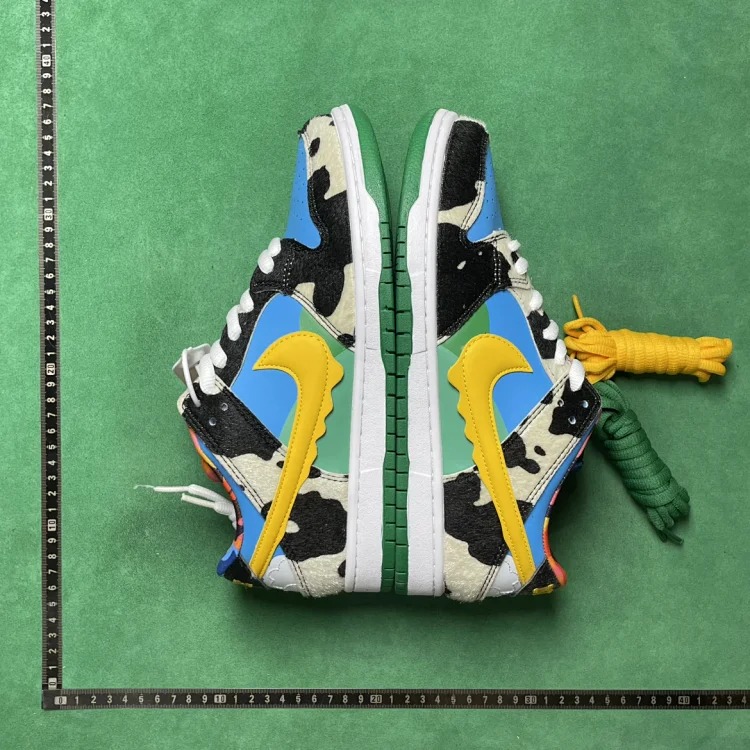 X7Y Cow Ice Cream Milk Simple, Comfortable and Shock-absorbing Low-top Sneakers