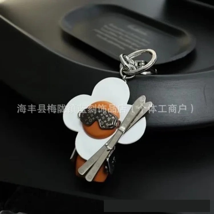 Lambskin Vivian (pendant) car keychain creative cute couple bag pendant