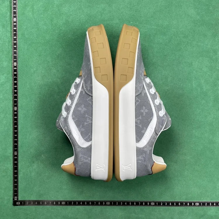 BD 1 round toe lace-up low-top sneakers