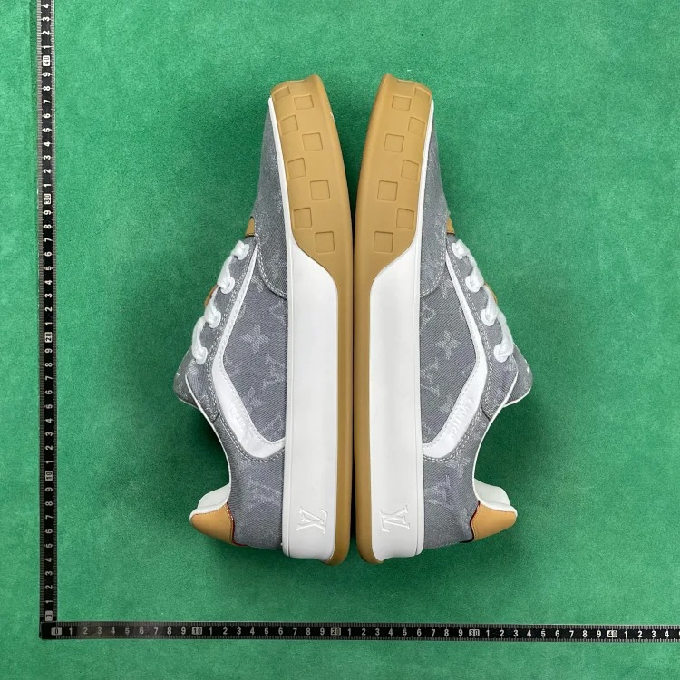BD 1 round toe lace-up low-top sneakers