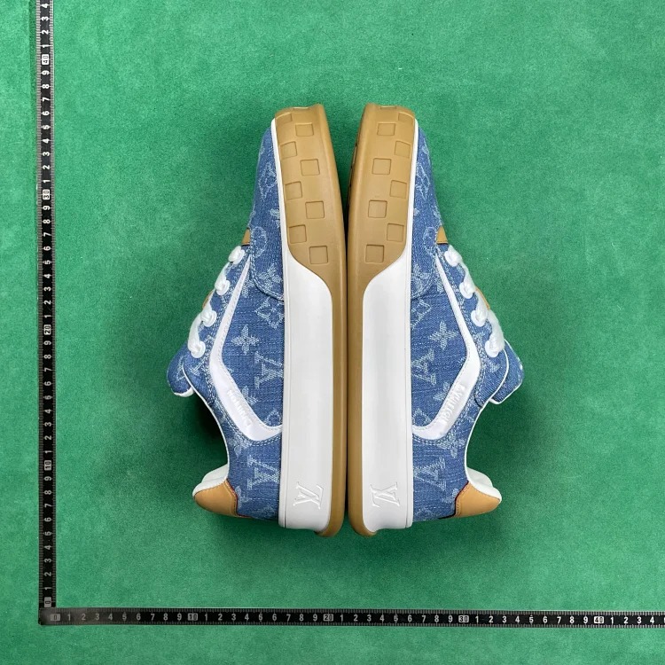 BD 1 round toe lace-up low-top sneakers