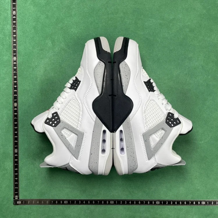 B3D trendy mid-top retro basketball shoes