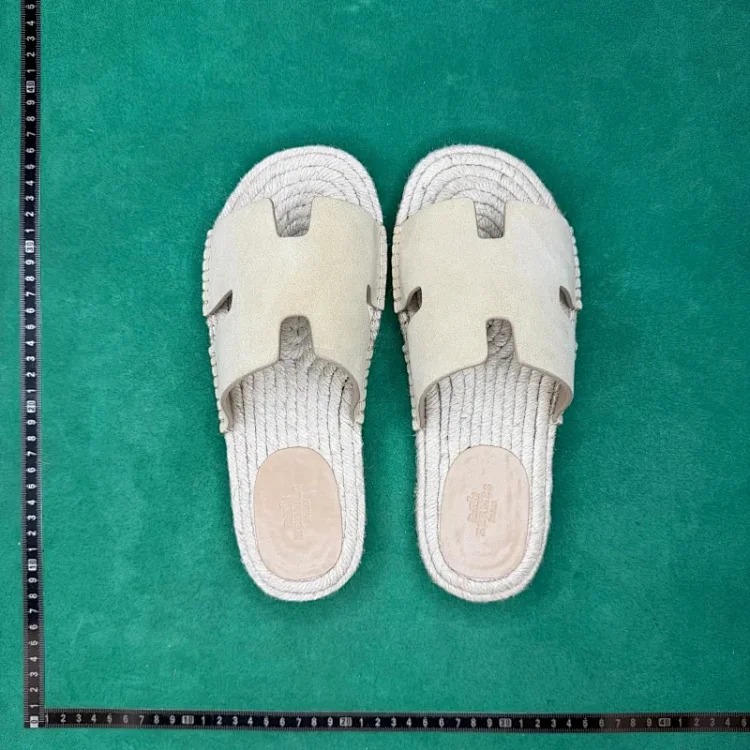 (Customized models are shipped in 3-7 days) Calfskin flat fashion sandals TT 0