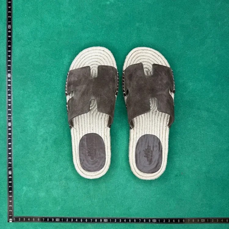 (Customized models are shipped in 3-7 days) Calfskin flat fashion sandals TT 0