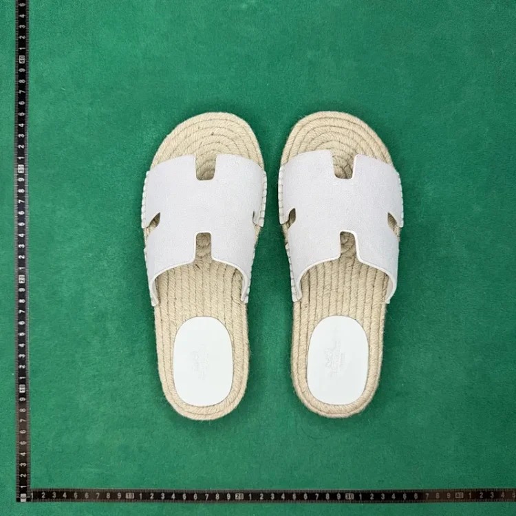 (Customized models are shipped in 3-7 days) Calfskin flat fashion sandals TT 0