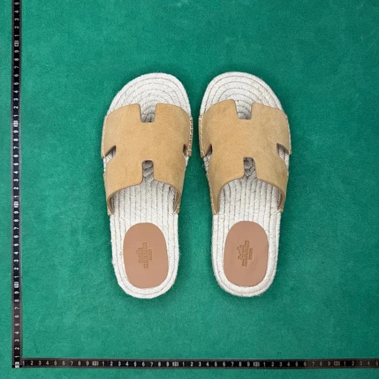 (Customized models are shipped in 3-7 days) Calfskin flat fashion sandals TT 0