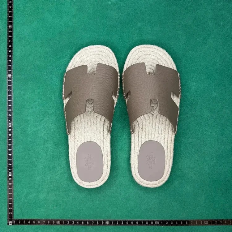 (Customized models are shipped in 3-7 days) Calfskin flat fashion sandals TT 0