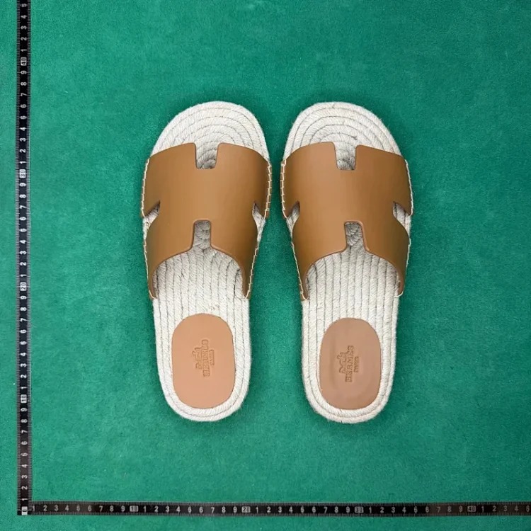 (Customized models are shipped in 3-7 days) Calfskin flat fashion sandals TT 0