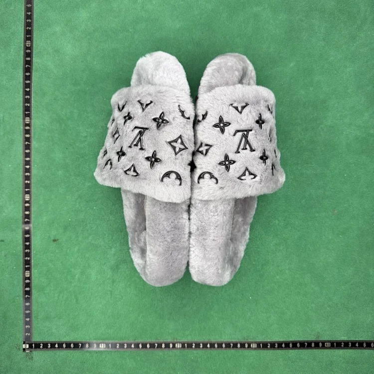 (Customized models are shipped within 3-7 days and are non-returnable and non-exchangeable) TT2 fully printed non-slip and wear-resistant slippers