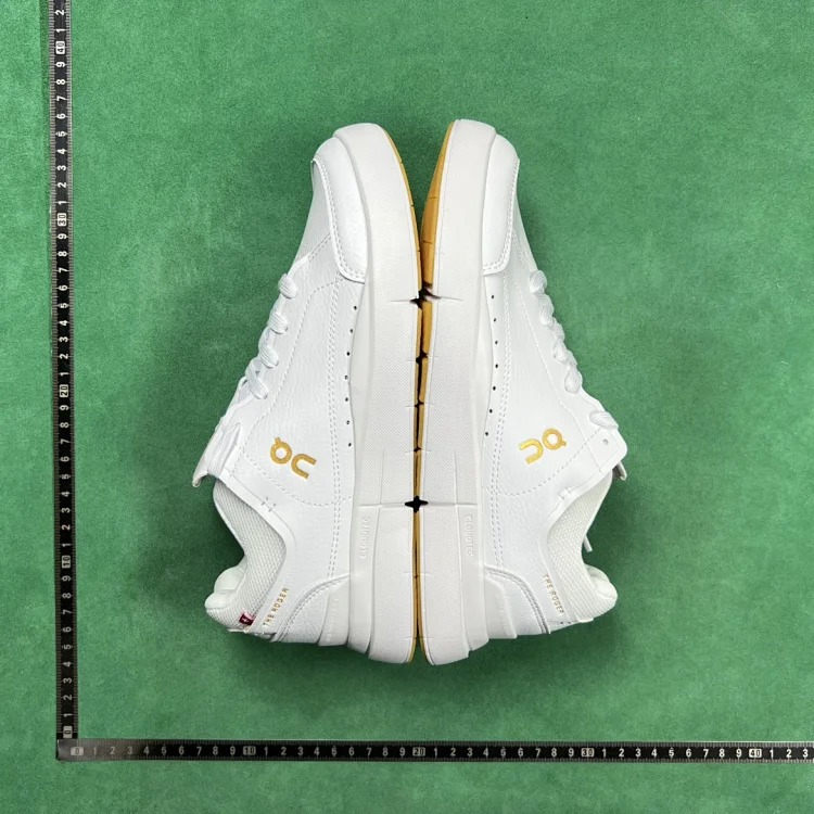 B2D comfortable, lightweight, shock-absorbing and wear-resistant low-cut sneakers