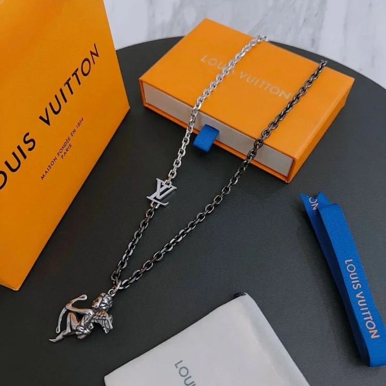 ¥235-245 New fashion trend necklace