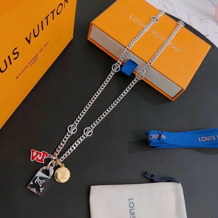 ¥235-245 New fashion trend necklace