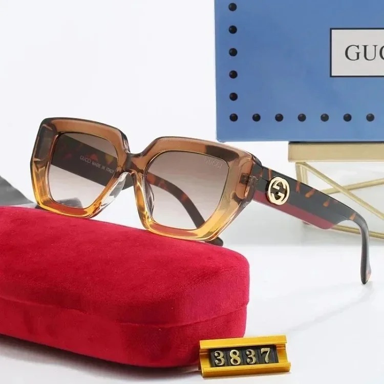 Fashionable sunglasses 012