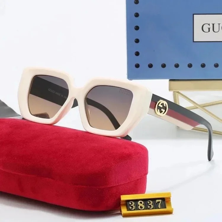 Fashionable sunglasses 012