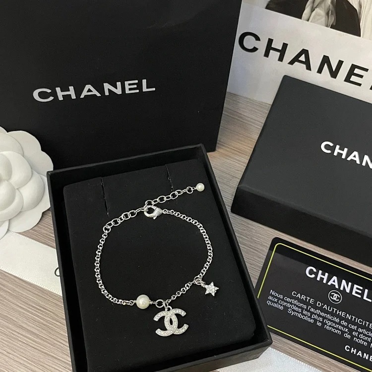 Honeycomb Necklace Cross Necklace Horseshoe Buckle Necklace Double Tassel Necklace Laser Five-leaf Clover Bracelet Star Bracelet Comet Necklace