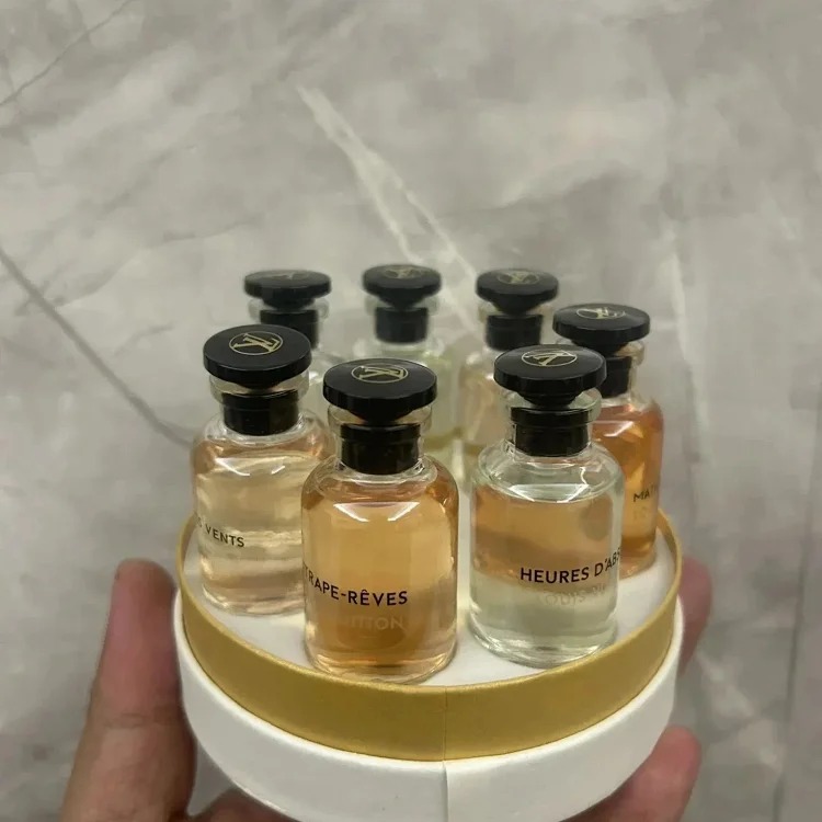 LM01-Perfume//Small sample 5ml- 10ml And medium sample 30ml collection