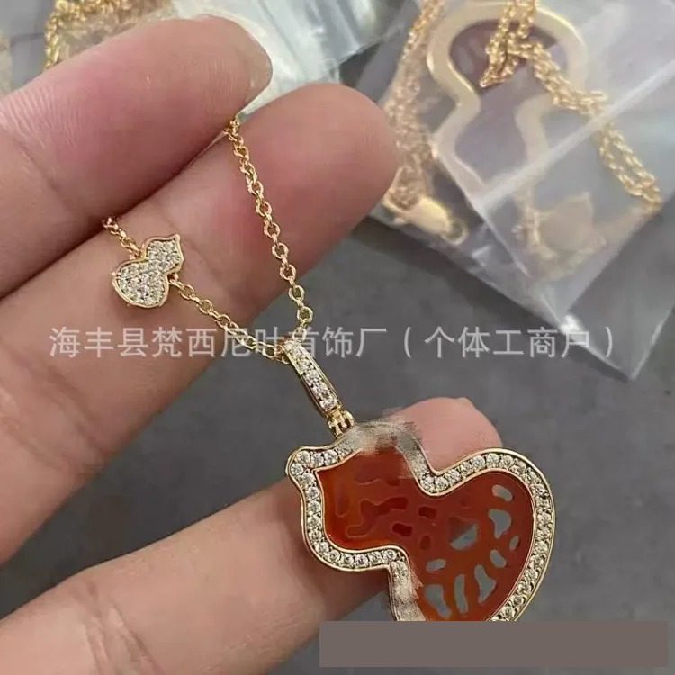 Gucci High unicorn gourd necklace sterling silver double gourd red agate white mother-of-pearl necklace one piece drop shipping live supply