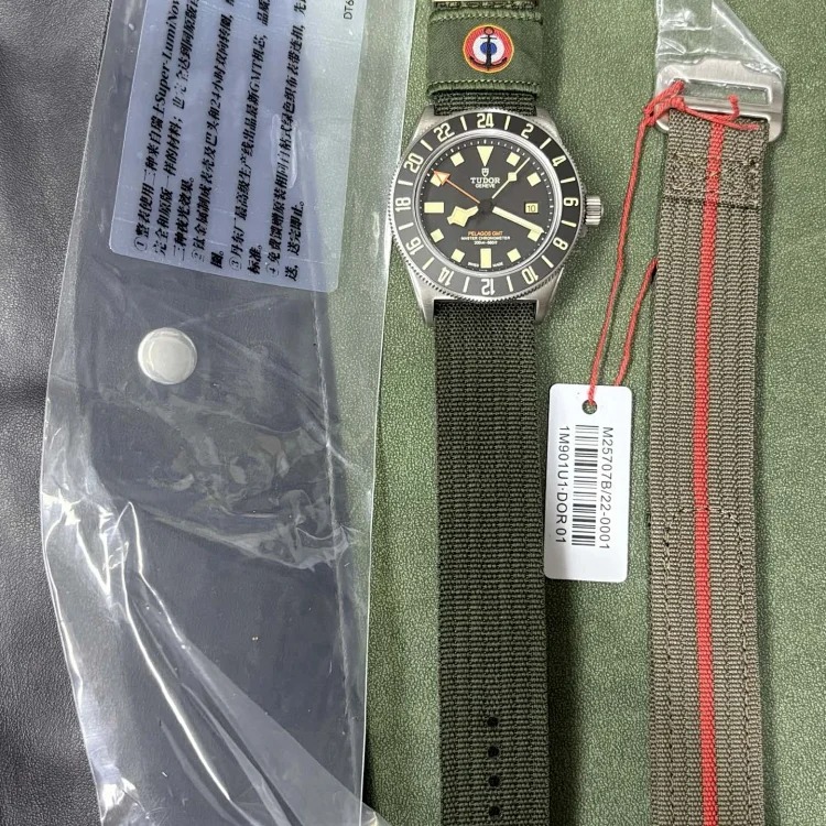 Apple Watch (1206) (extra charge for watch strap, please contact customer service)