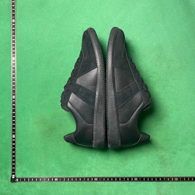 Dexun sports low-top fashion sneakers B3D image 2