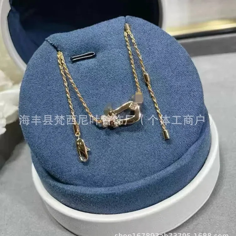 High of Ferre's hemp rope style full diamond horseshoe buckle necklace for women V gold plated 18K necklace light luxury fashion 520 gift image 5