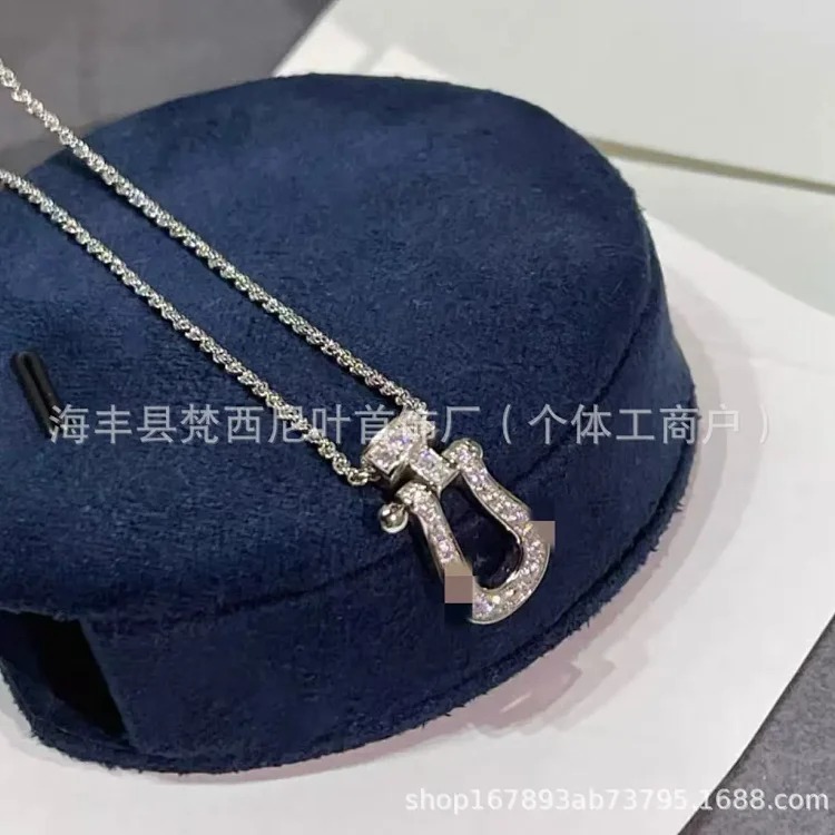 High of Ferre's hemp rope style full diamond horseshoe buckle necklace for women V gold plated 18K necklace light luxury fashion 520 gift image 6