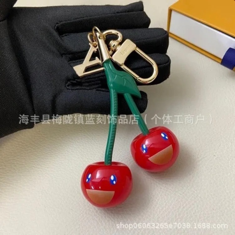 Ins high-end cherry keychain bag pendant women's bag jewelry exquisite car pendant dropshipping