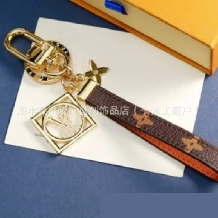 Louis Vuitton New red strawberry pendant wool braided keychain cherry denim old flower bag pendant