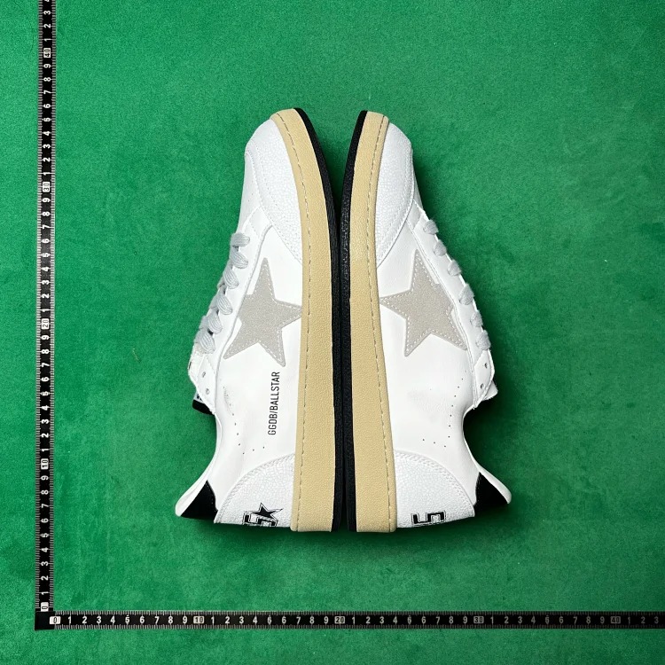 Comfortable and versatile low-top fashion sneakers B2D image 2