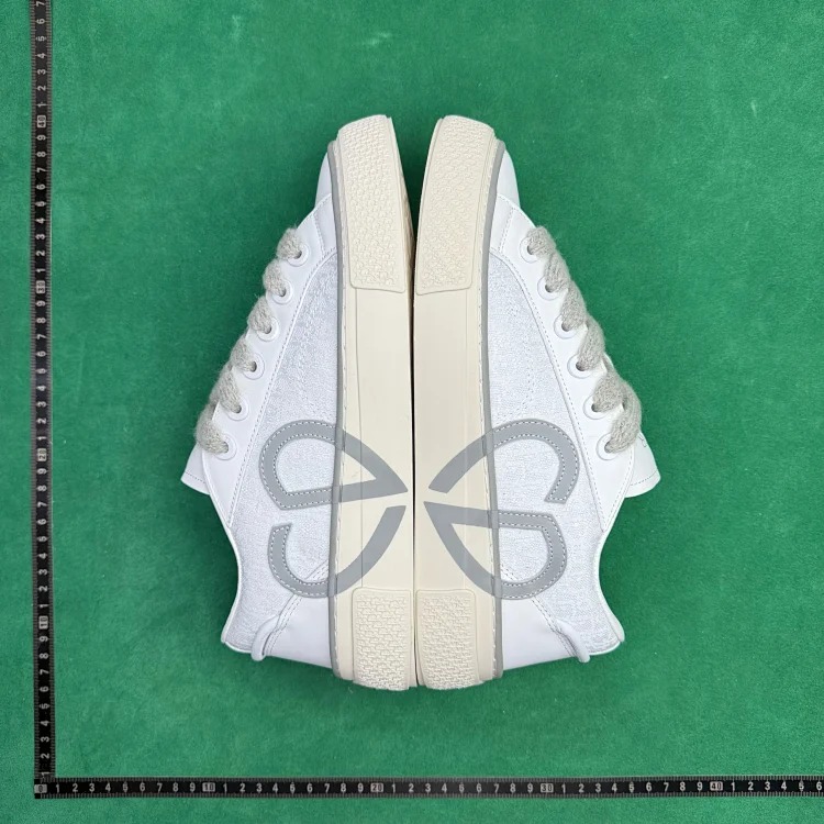 (Customized models are shipped in 3-7 days) TT 2 thick-soled calfskin round toe lace-up low-cut sneakers image 4
