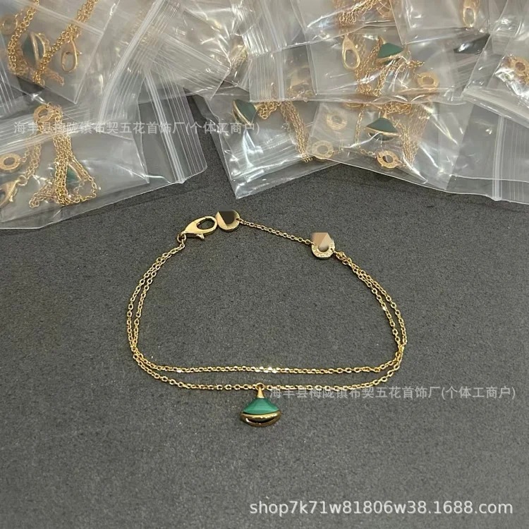 V Jinbaojia small skirt double-layer bracelet fan white mother-of-pearl chalcedony plated 18k rose gold fan-shaped diamond light luxury image 6